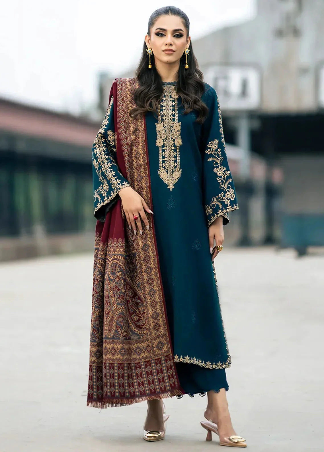 Izel Embroidered Dhanak Three Piece COCO-145