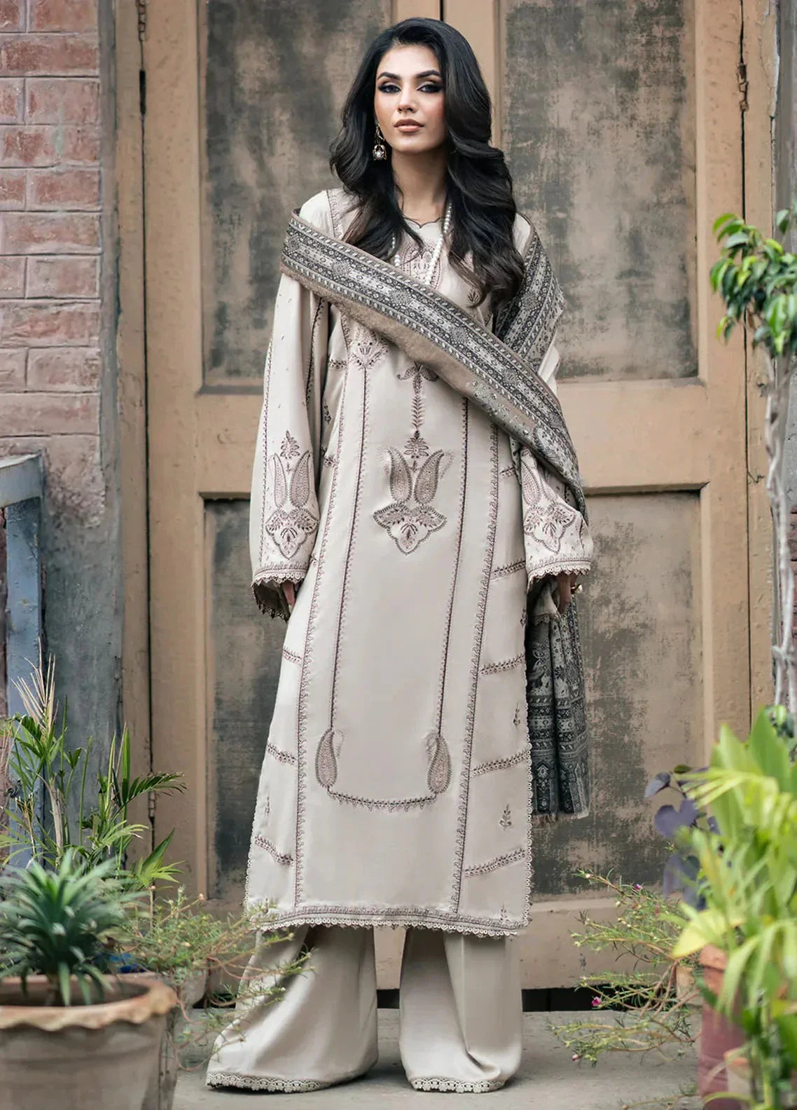 Izel Embroidered Dhanak Three Piece D-168