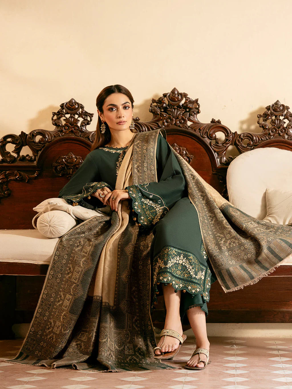 IZEL-3PC Lawn EMBROIDERED Iz-11