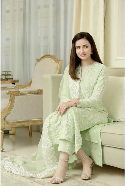 3 Piece - Pista Embroidered Lawn Bareeze Collection Suit | D # 30