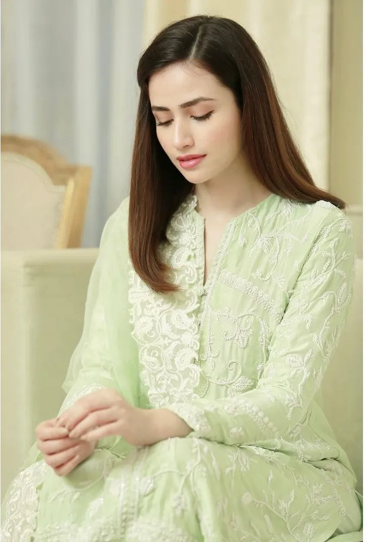 3 Piece - Pista Embroidered Lawn Bareeze Collection Suit | D # 30