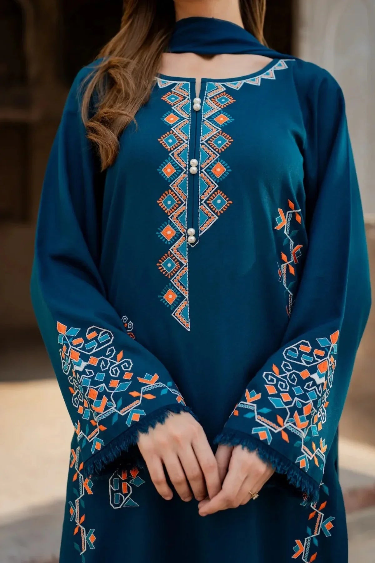 sapphire Embroidered lawn Three Piece SP-307 Zinc